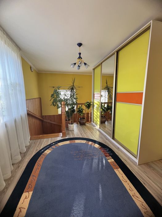 Продається двоповерховий будинок