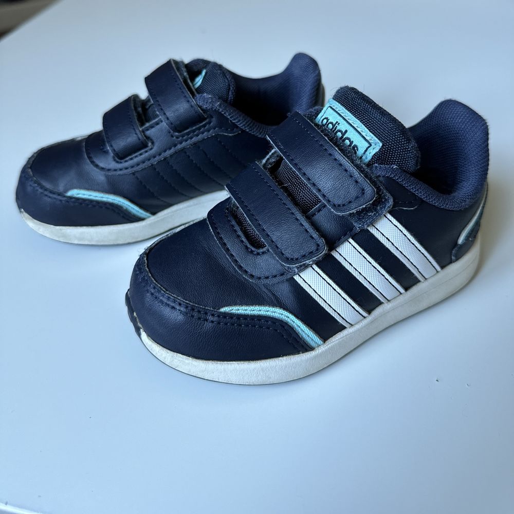 Кроссовки Adidas