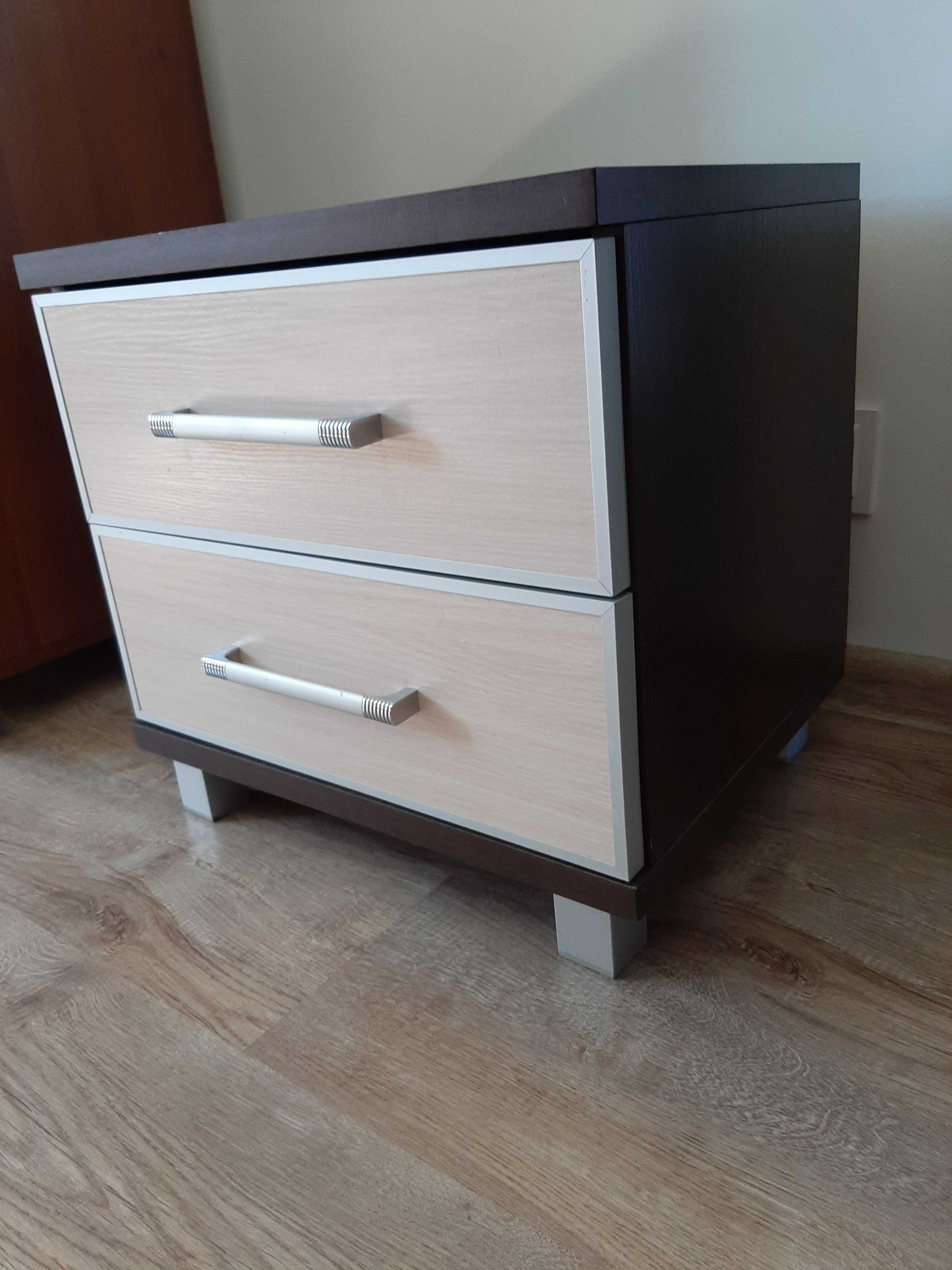 Szafka nocna z szufladami