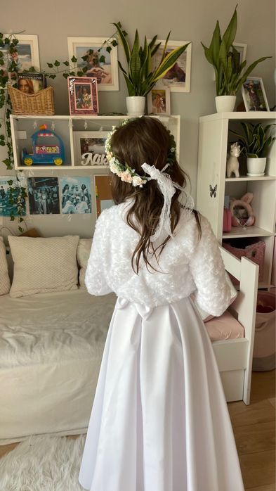 Komplet komunijny - wszystko. Suknia, bolerko, buty, rękawiczki, rajs