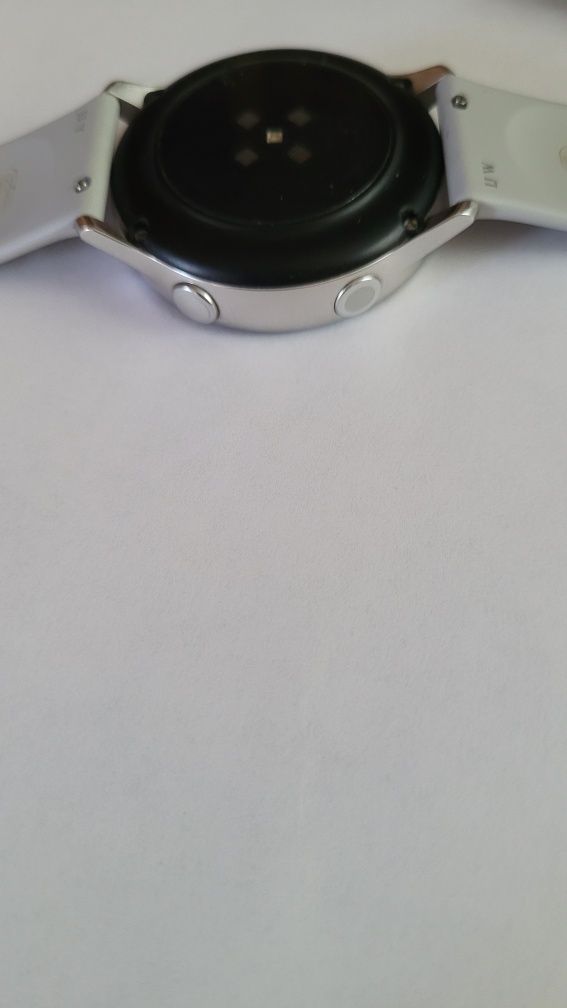 Продам  смартчасы Samsung Watch