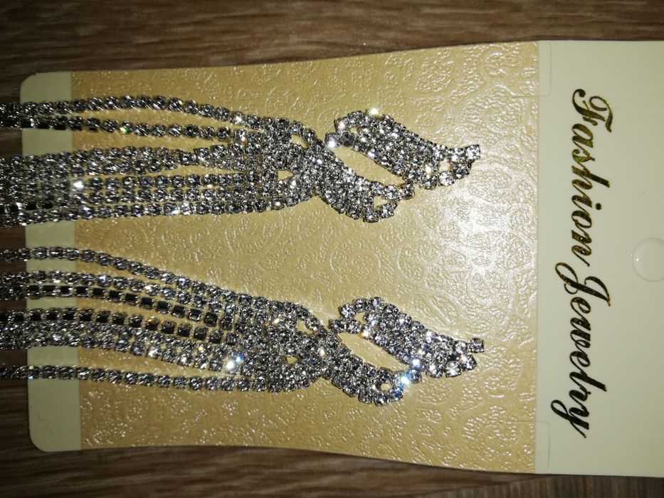 Свадебные серьги с белыми кристаллами