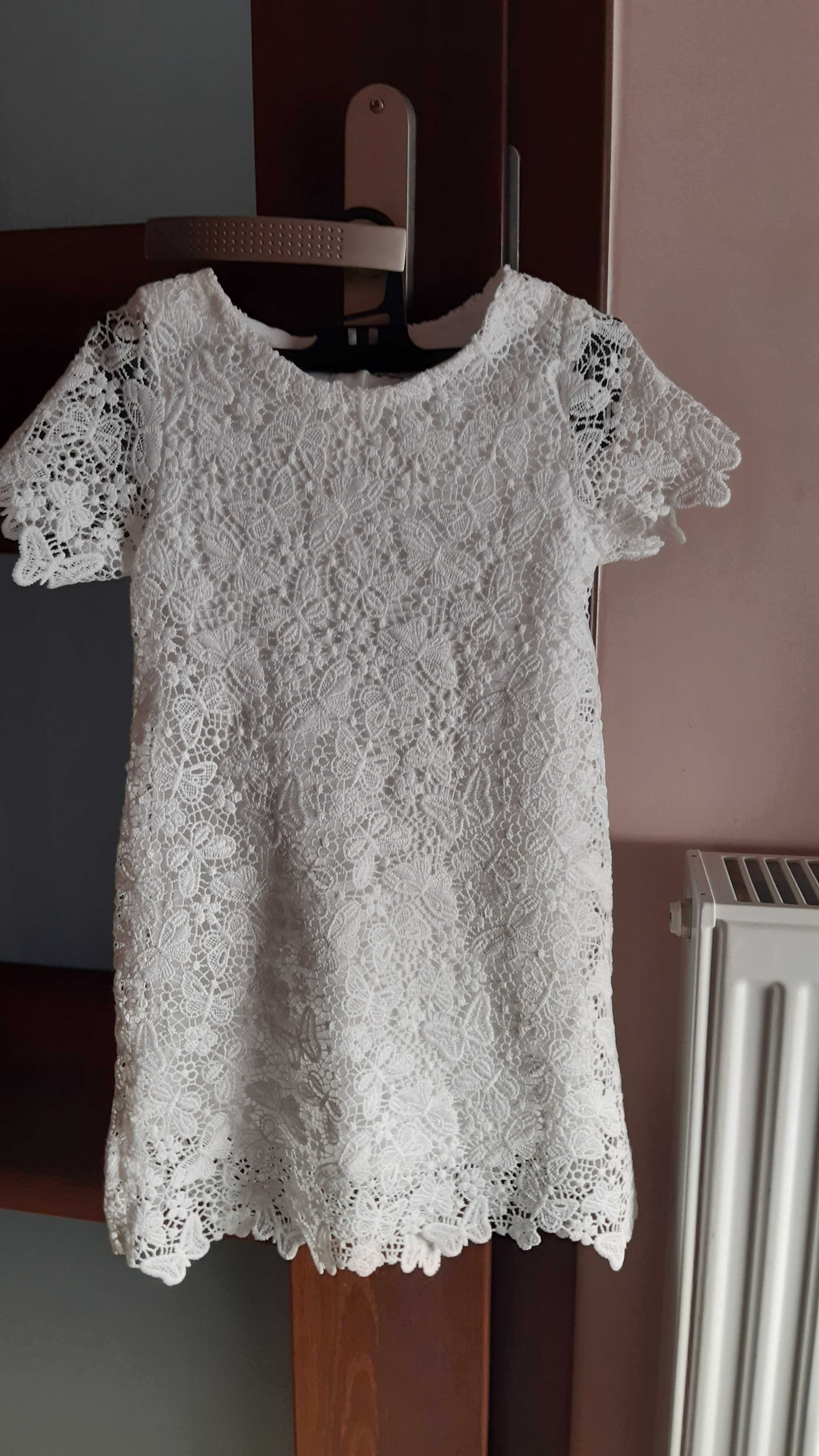 Śliczna sukienka z koronką w motylki Primark 98cm biała