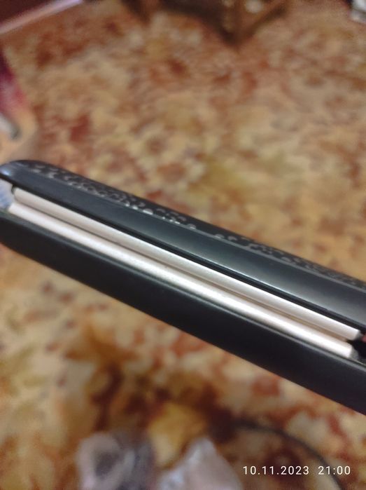 Выпрямитель для волос Philips SalonStraight Essential HP8294