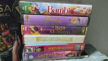 Cassetes Vhs clássicos Disney e o sozinho em casa em casa