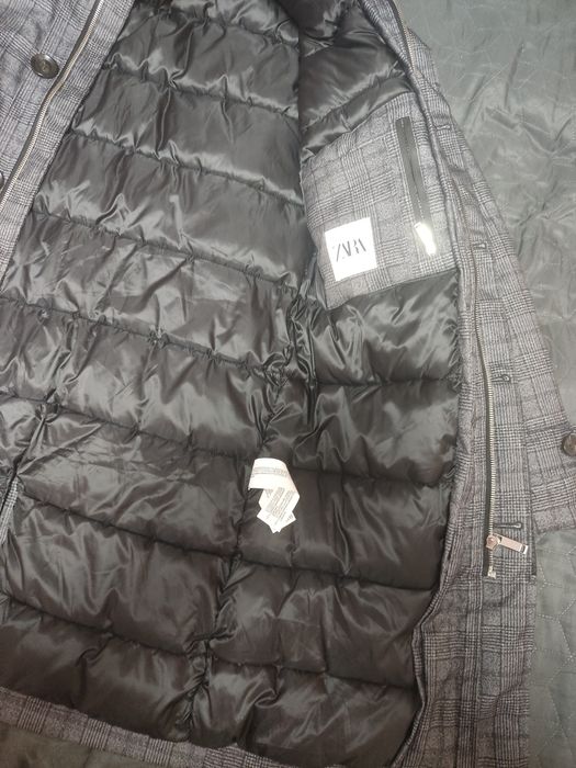 Продам чоловіче сіре пальто в клітинку від бренду Zara.