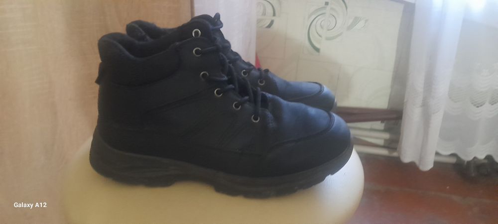Ботинки розмір 38