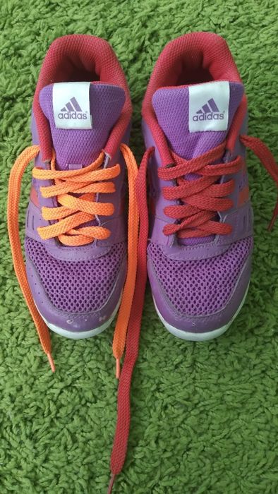 Стильні кроси Adidas