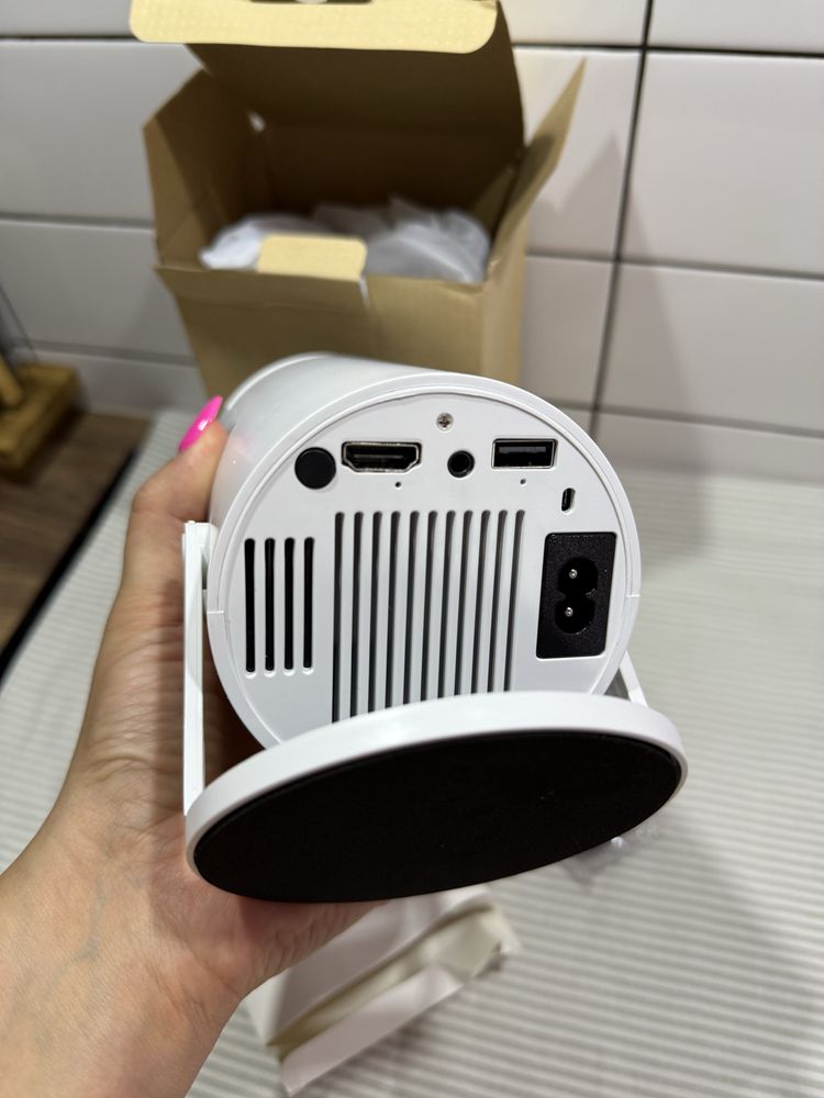 Projektor kino domowe 4K z Androidem, WiFi HY300 - nowy
