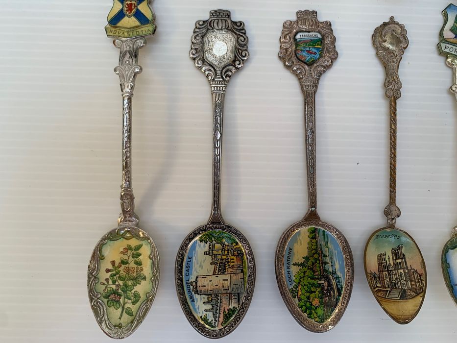 Lindas colheres de coleção ( 14 ) com esmalte , Lembrança , Souvenir