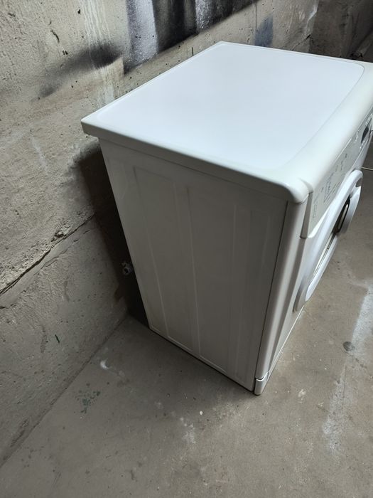 Пральна машинка Indesit