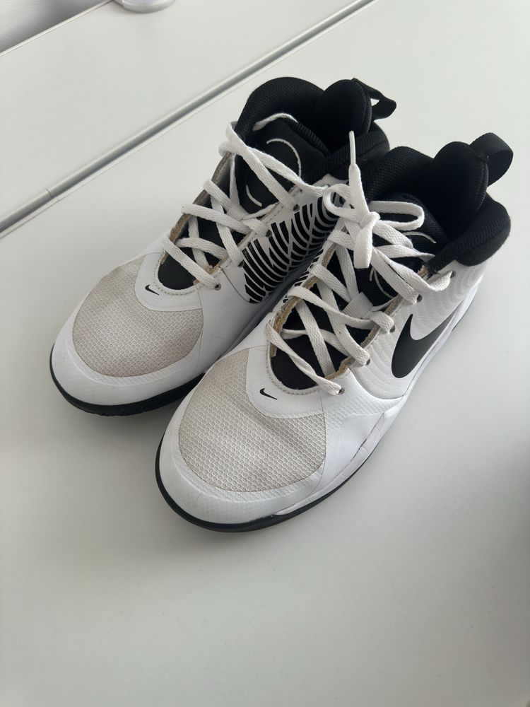 Nike Team Hustle