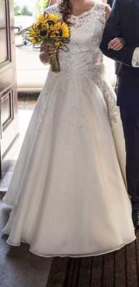 Suknia ślubna w kolorze Ivory
