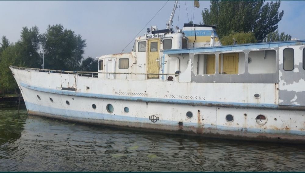 Продам теплоход Днепр