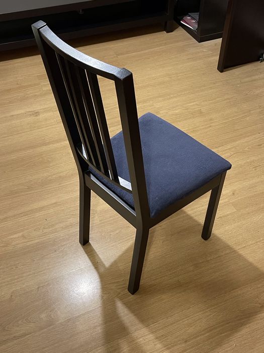 Mesa ikea 95x175 extensivel até 2,60 preta + 6 cadeiras