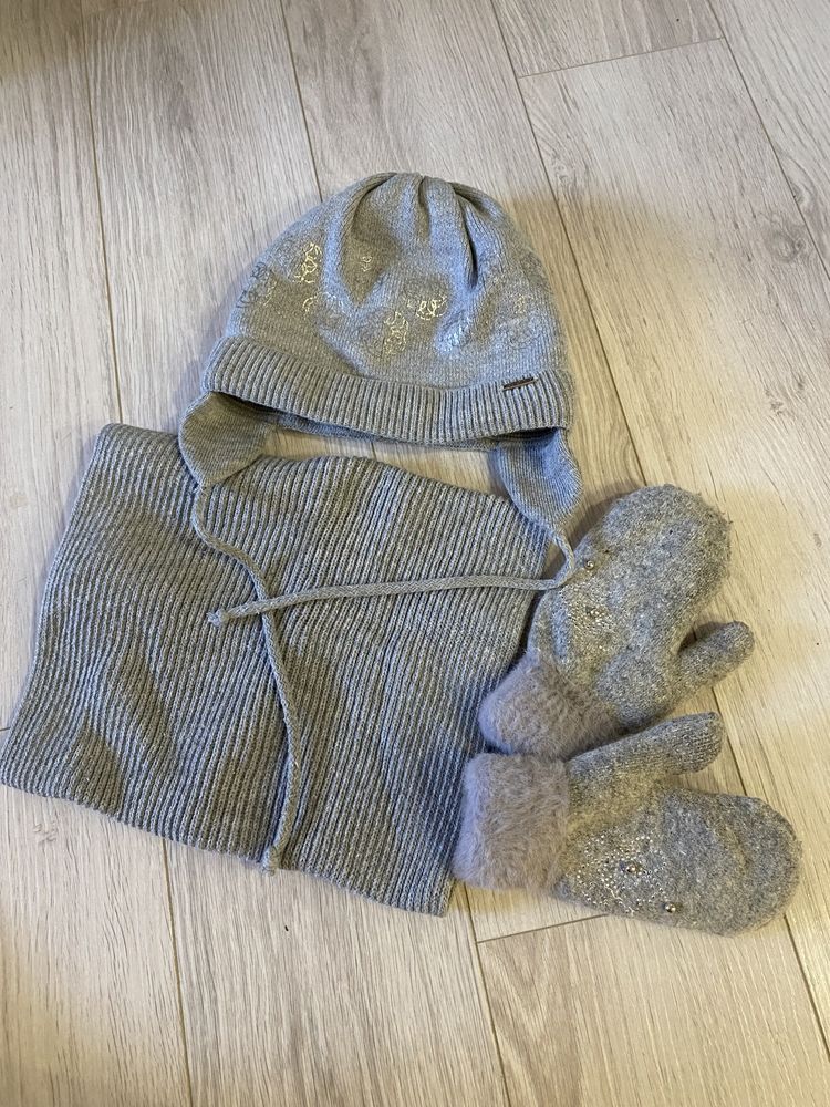Зимняя шапка, шарф и рукавички 3-5 лет