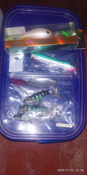 Набір приманок для рибалки