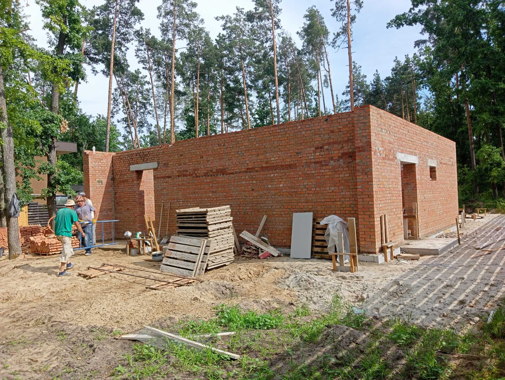 Кладка кирпича , газоблока .Каменщики ,мурувальні роботи