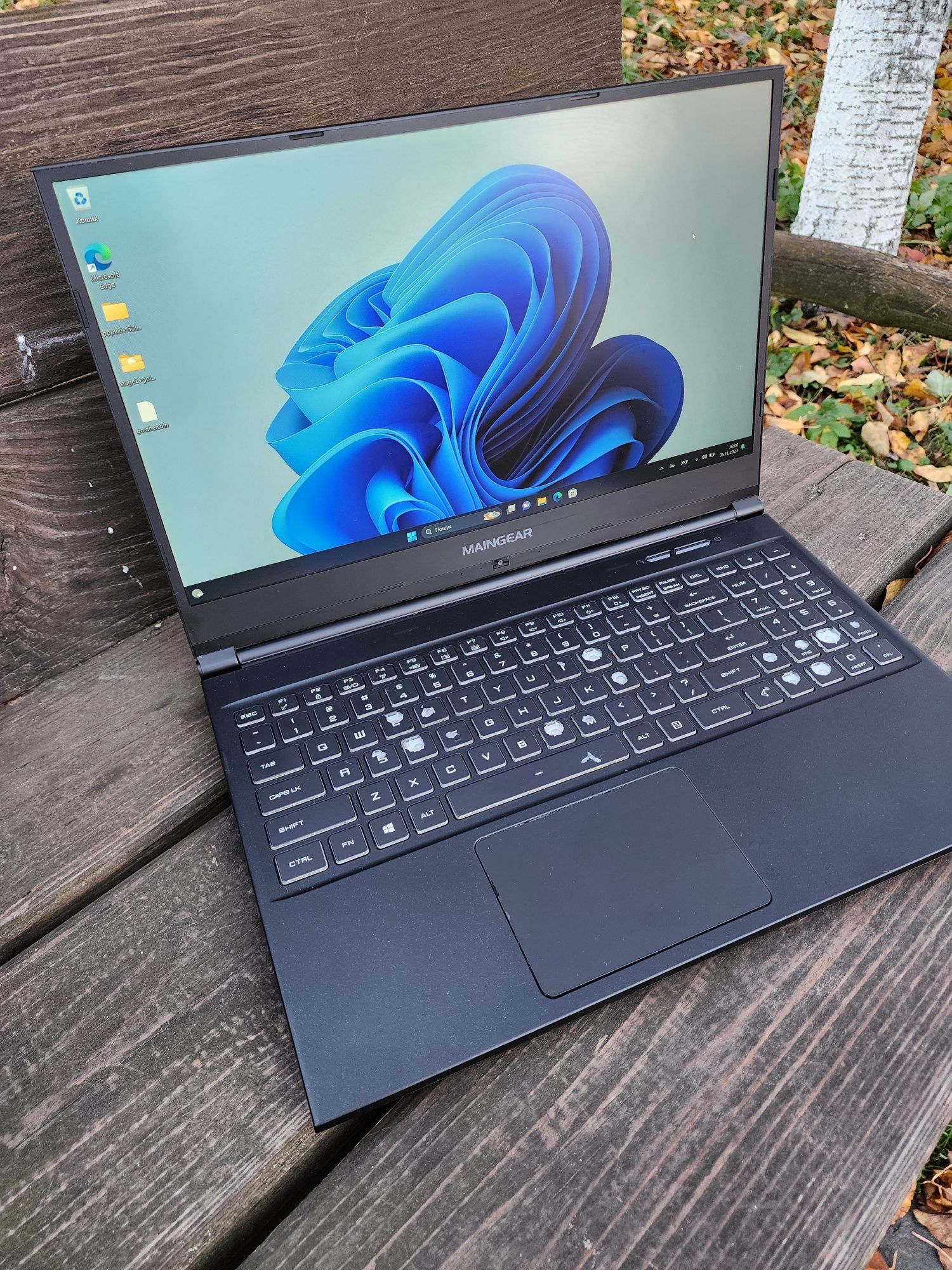 Ігровий I7-10750H/RTX 2060/144Hz 

Maingear Vector 2