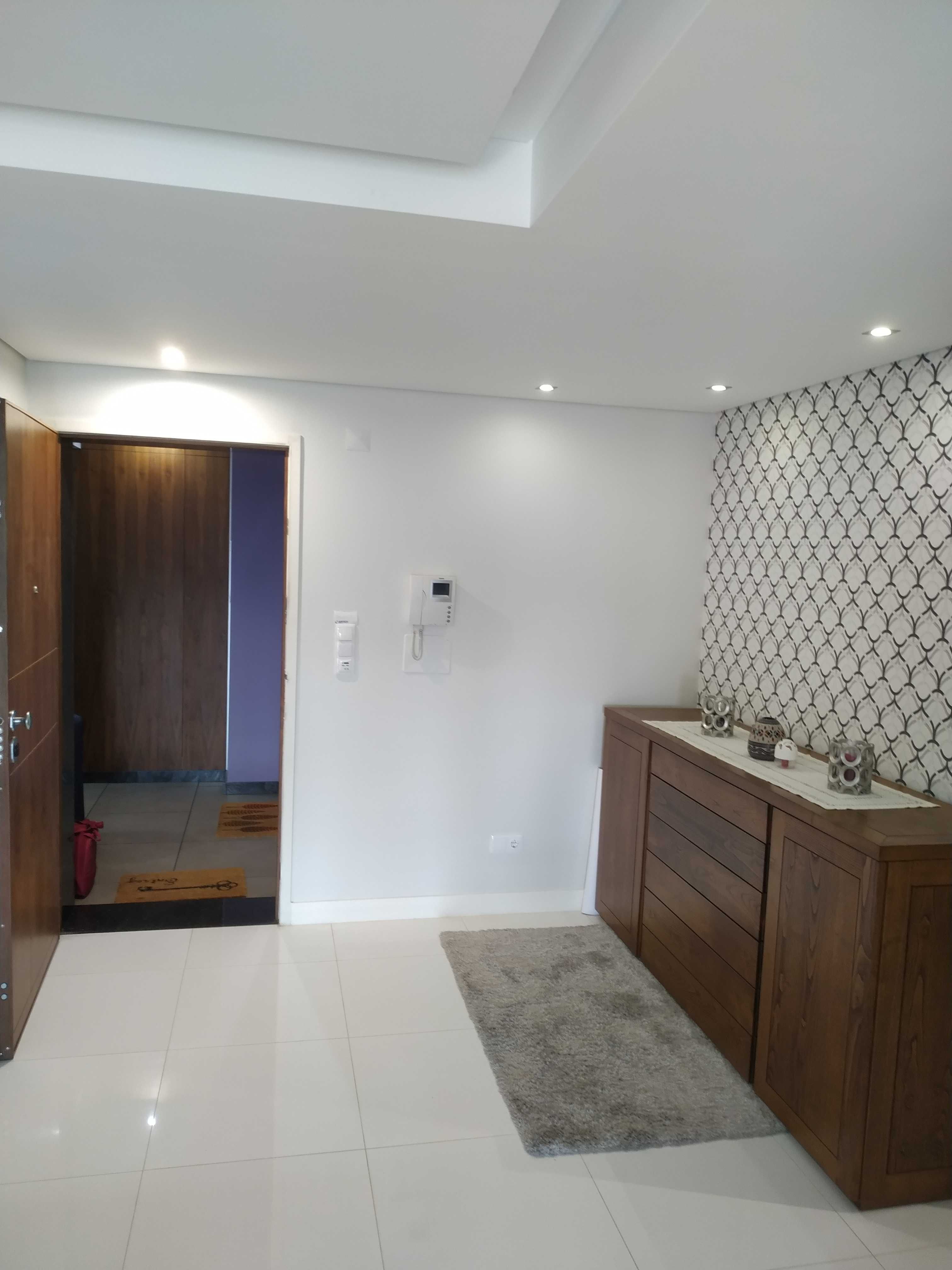 Apartamento T3 novo na Malvarosa com vista rio