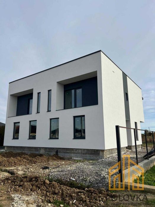 Продаж 2-поверхового дуплексу, Садовий