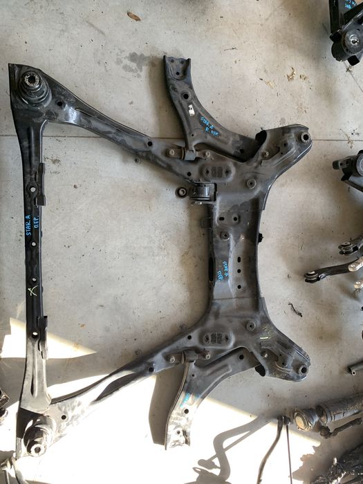 Передня підвіска Hyundai Staria підрамник ричаг стойка В НАЯВНОСТІ!