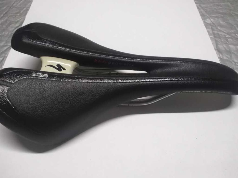 Фирменное седло Specialized ROMIN EVO COMP GEL 155mm