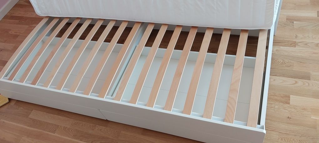 Łóżko podwójne IKEA z materacami 2x 90x200