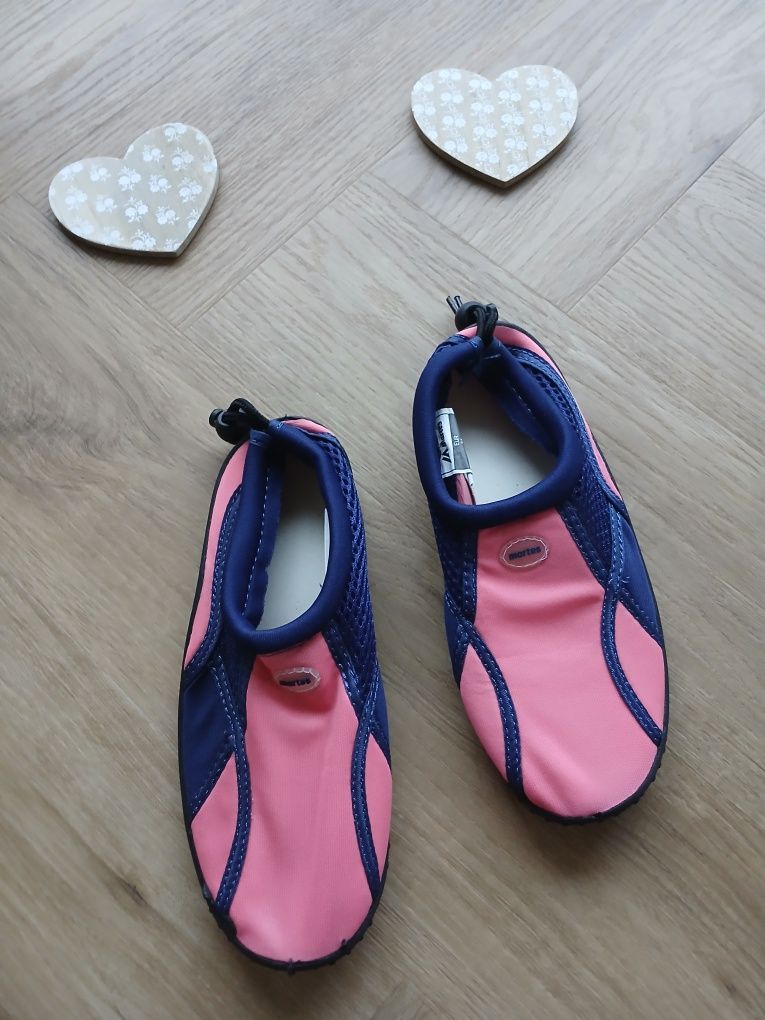 Różowe dziewczęce buty do wody Martes / rozmiar 34