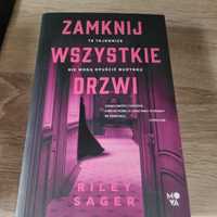 Zamknij wszystkie drzwi Riley Sager