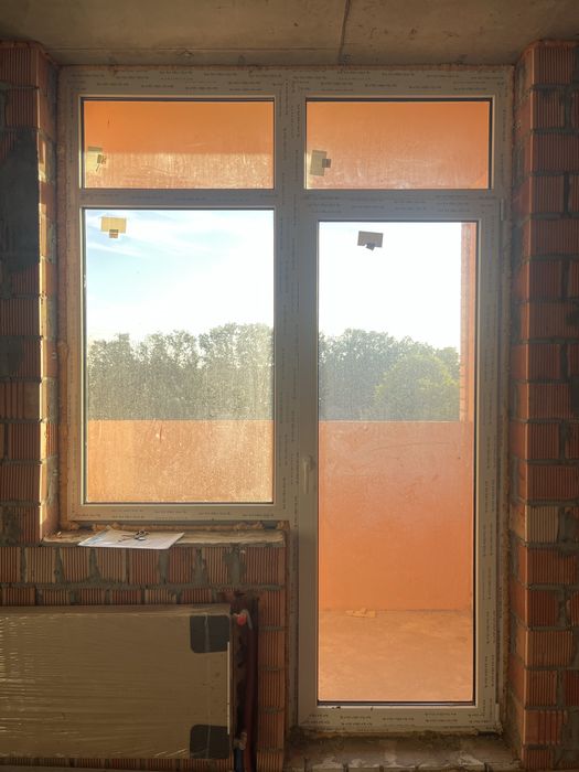 Продам окно и дверь болконую