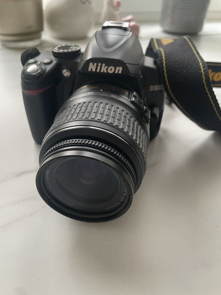 Aparat Nikon D3000 + obiektyw 18-55mm