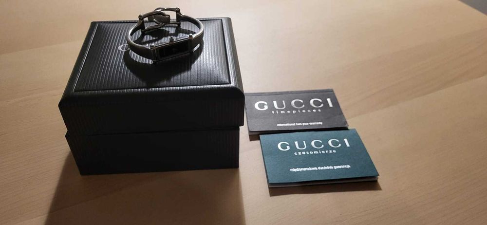 GUCCI 1500L Luksusowy zegarek damski Czarna tarcza  Srebrny pasek