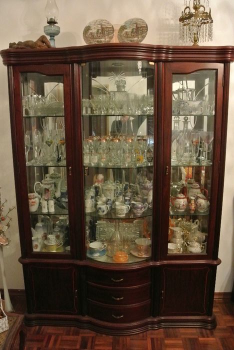 Cristaleira - Excelente oportunidade