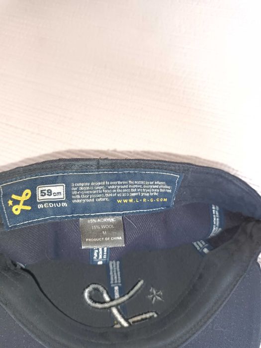 Boné ( Cap) de da marca LRG de excelente qualidade.