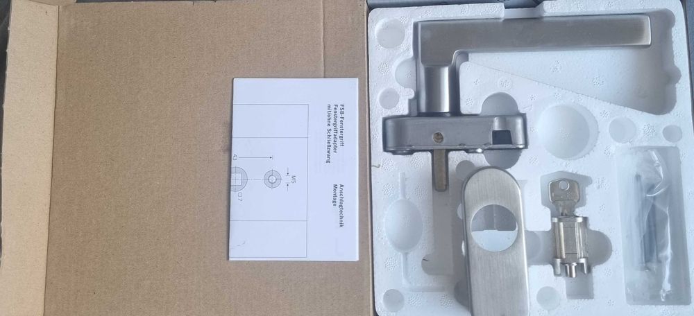 Klamka do okien i drzwi  z stali nierdzewnej z kluczykiem od dołu