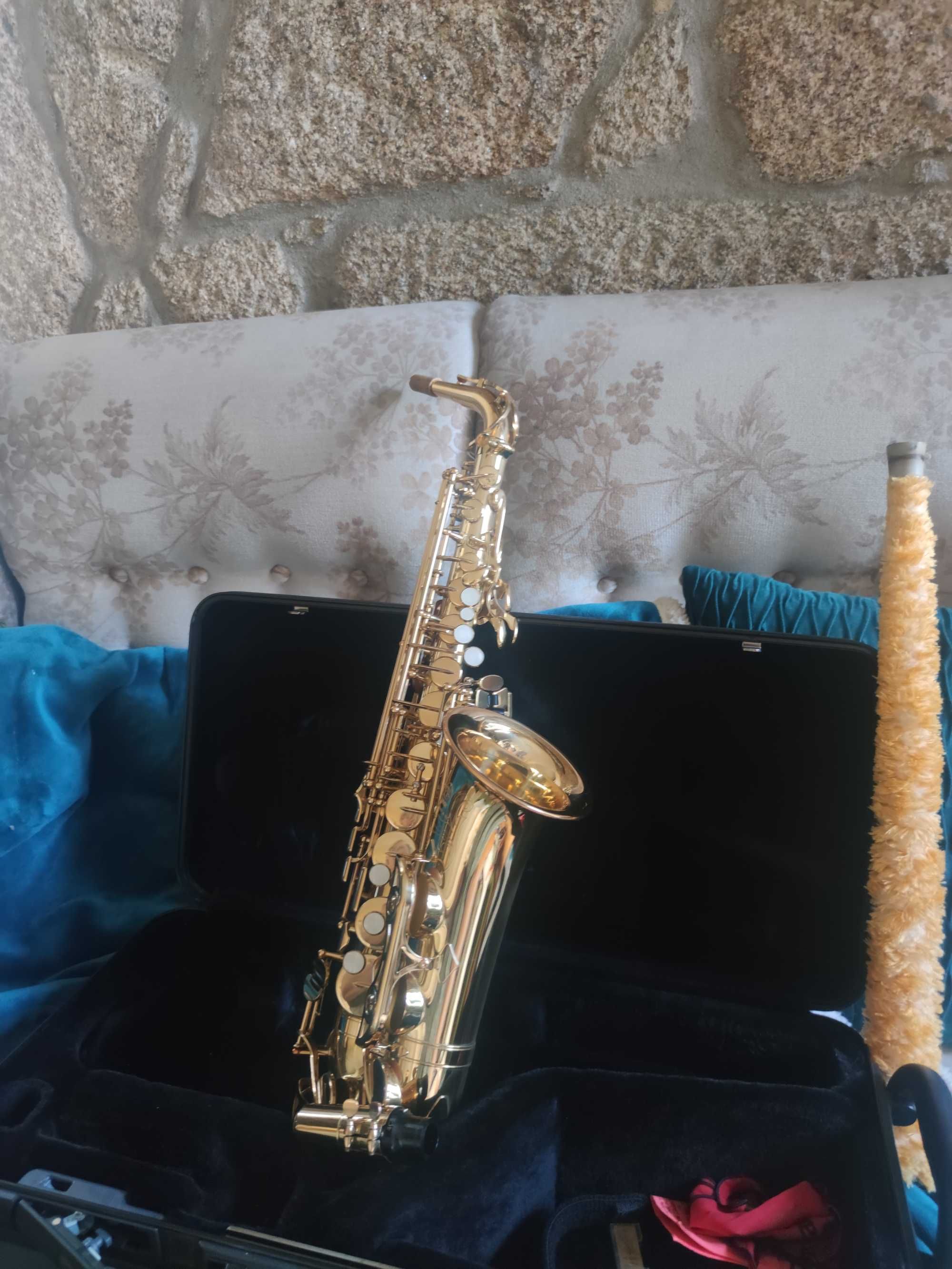 Saxofone Yamaha Yas 475 como novo