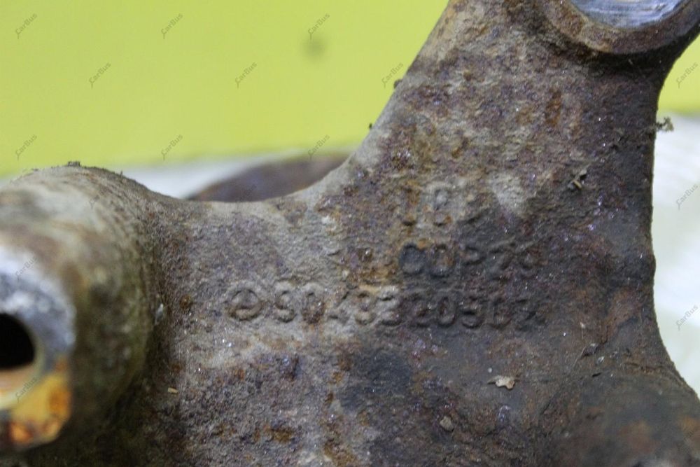 Ступиця кулак цапфа передня права Mercedes Sprinter W903 Спринтер с3