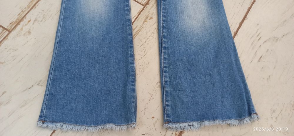 Jeansy flare dzwony Reserved 134 bdb