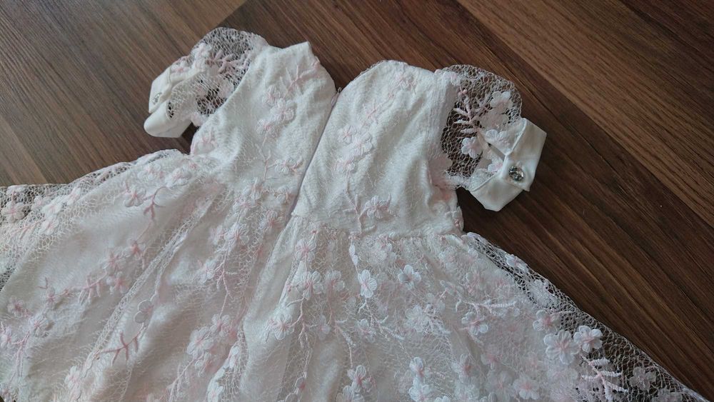 Sukienka do chrztu roz. 68