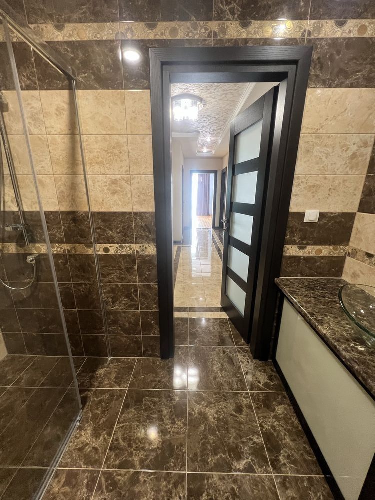 Продам 3 км з гарним ремонтом 105 м2