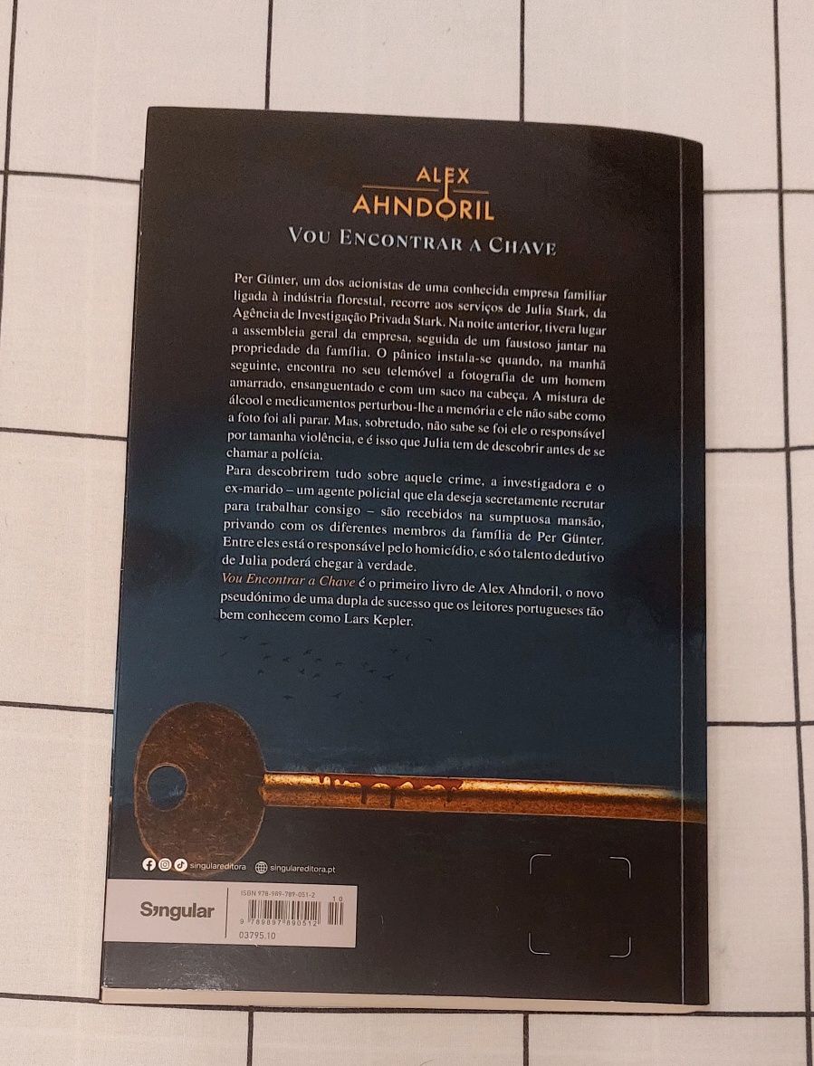 Portes grátis.   ( Oferta 25% - 2° livro)