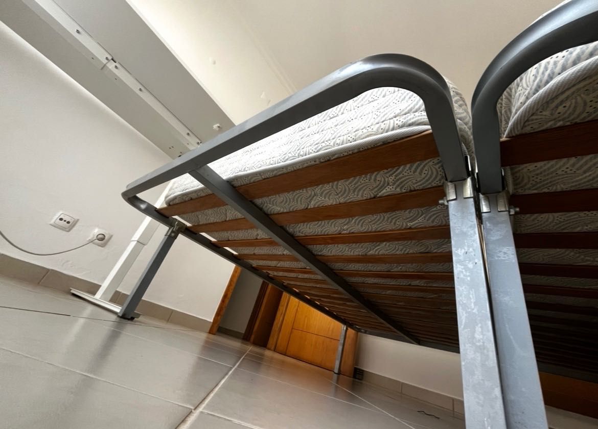 Duas camas 195x95 com colchão
