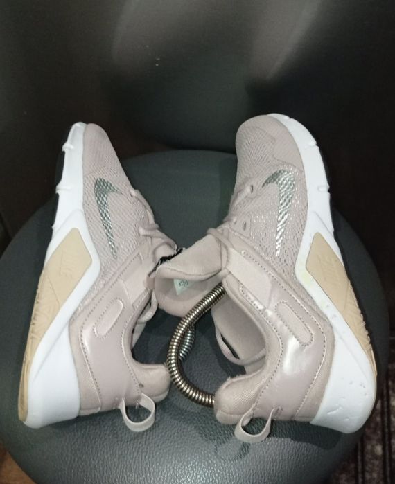 Кросівки фірми Nike ( Training) 38.5 розміру