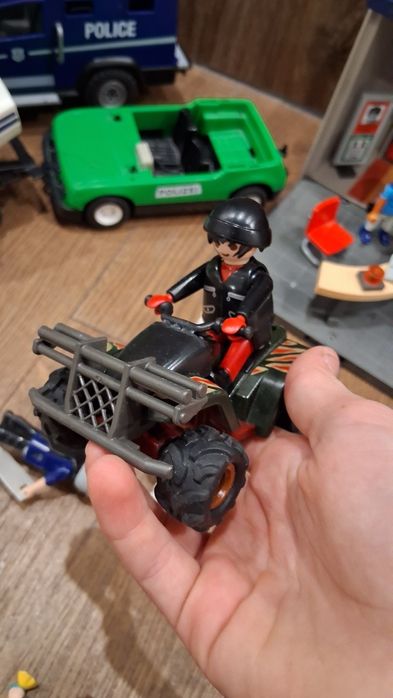 Duży zestaw Playmobil policja