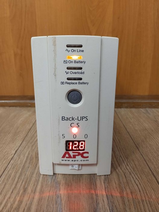ДБЖ безперебійник APC Back-UPS CS 500