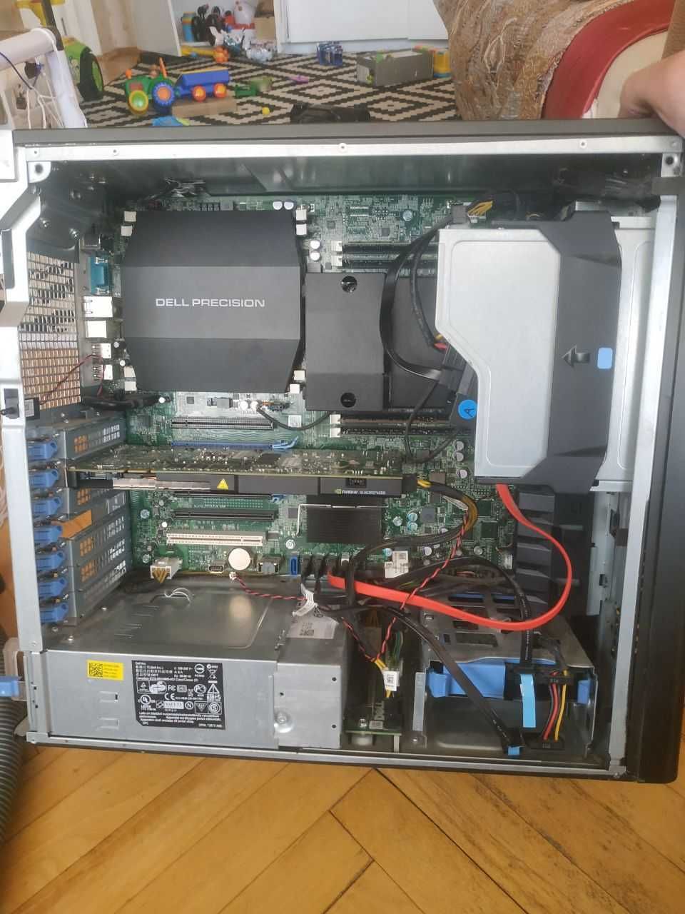 Dell Precision T5600 Xeon E5-2680/ОЗУ 24 Gb/Nvidia Quadro 4000