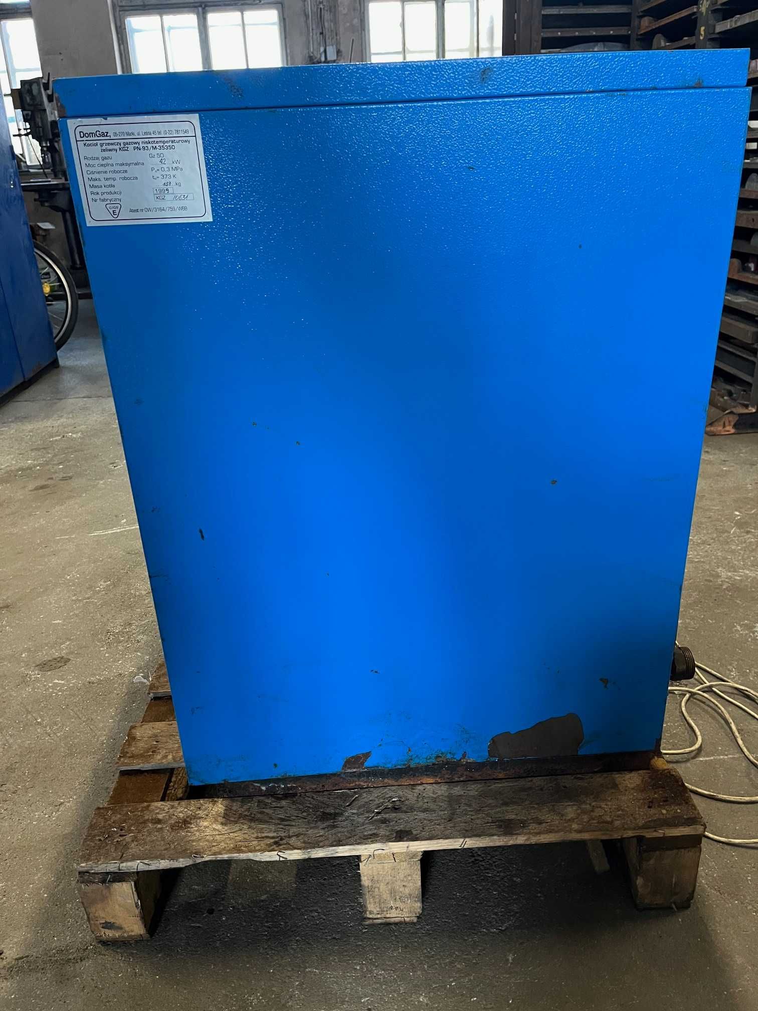 Kocioł grzewczy, gazowy, żeliwny, typ KGZ, DomGaz, moc 42kW