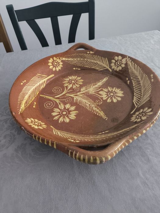 Prato de barro desenho flores