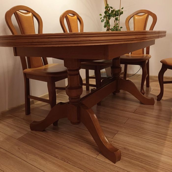 Stół dębowy rozkładany  i 6 krzeseł